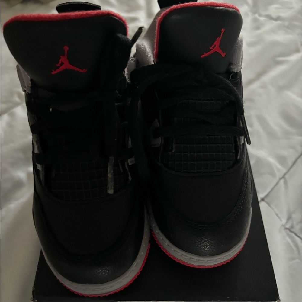 JORDAN 4 RETRO (TD)
BLACK/FIRE RED-CEMENT GREY
